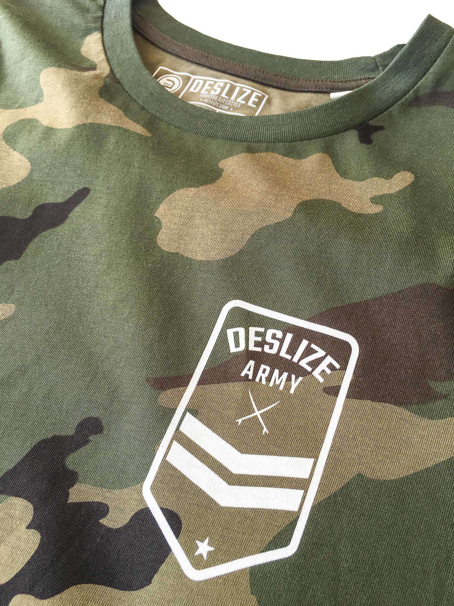 Camouflage Surf Tshirt, front side close-up
