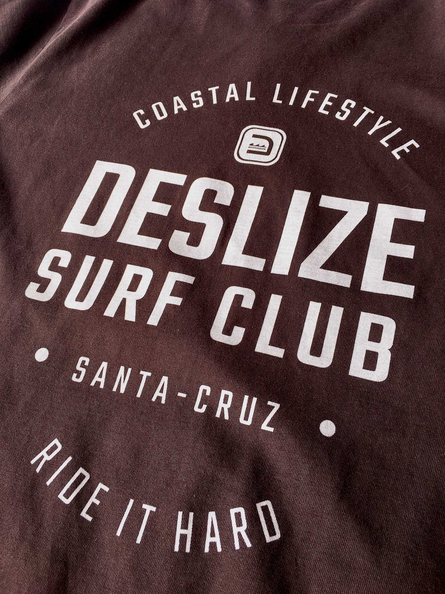 Desilze Surf Club Tshirt, Back side close-up